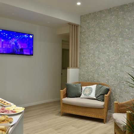 Hotel Bel Sit Аласио Екстериор снимка