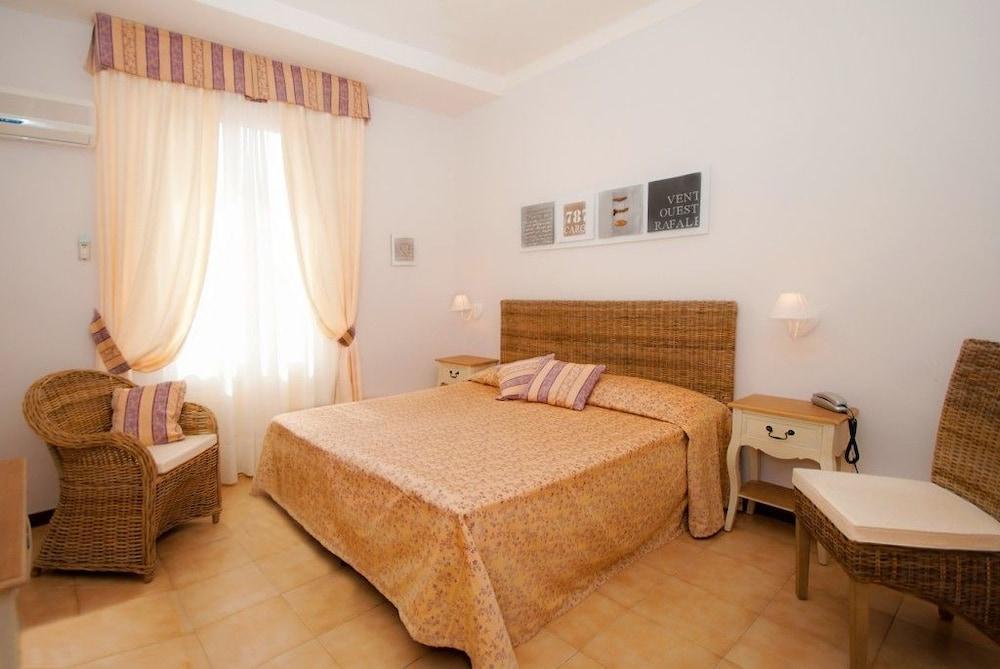 Hotel Bel Sit Аласио Екстериор снимка