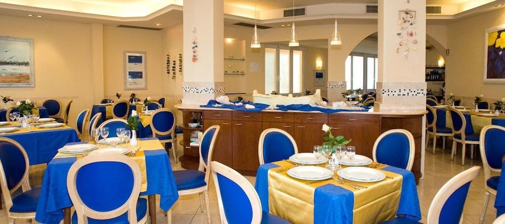 Hotel Bel Sit Аласио Екстериор снимка