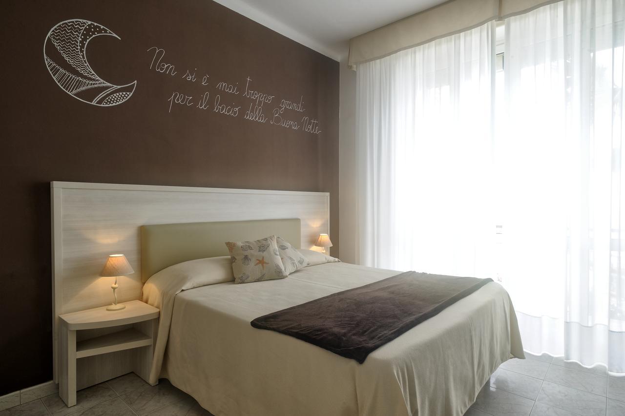 Hotel Bel Sit Аласио Екстериор снимка