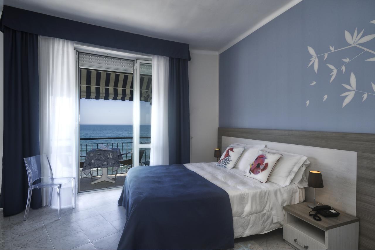 Hotel Bel Sit Аласио Екстериор снимка